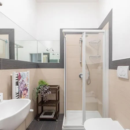 Iflat Bright & Comfy 2-bedroom Near Vatican Rom